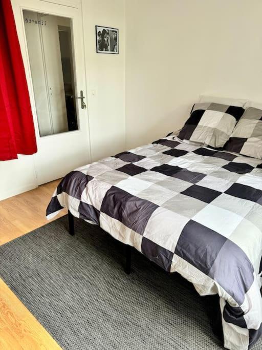 Experience Cinema Immersif Dans Appartement Renove Pres De Montmartre Paris Exterior photo